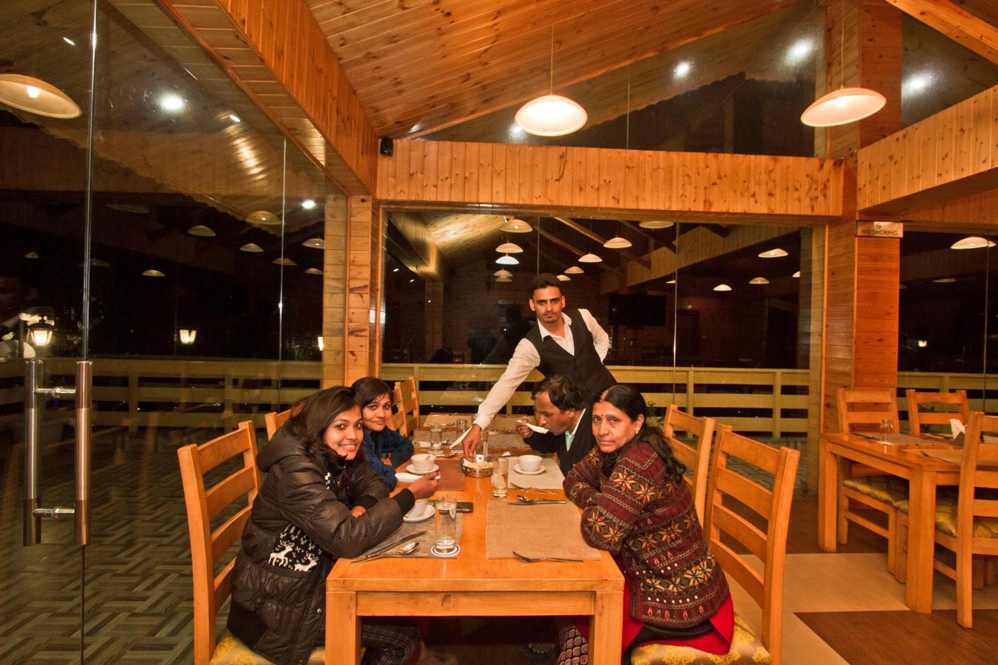 Vivaan The Sunrise Resort Manāli Eksteriør bilde