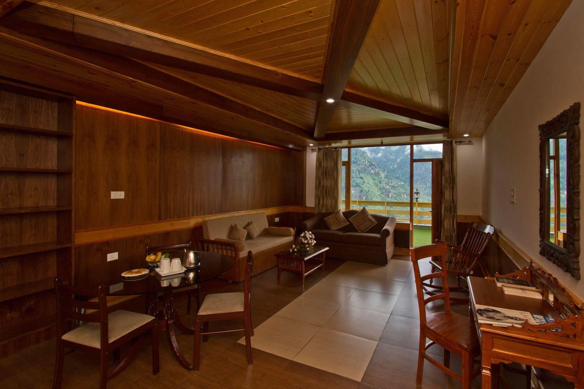 Vivaan The Sunrise Resort Manāli Eksteriør bilde
